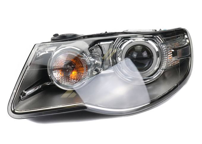 VW Headlight Assembly - Driver Side (Xenon) 7L6941039E